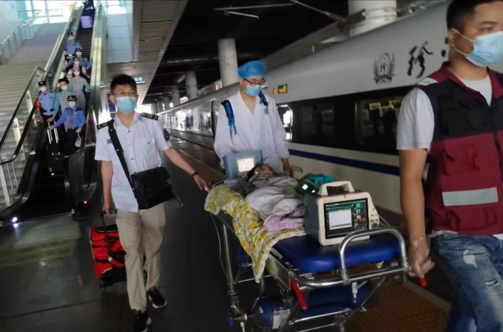 正规高铁转运公司